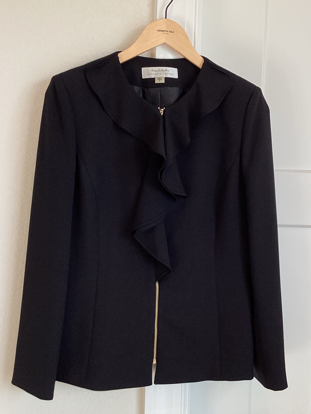 Tahari ASL Ruffled Zip Front Blazer Lady Jacket New Size 6 Black